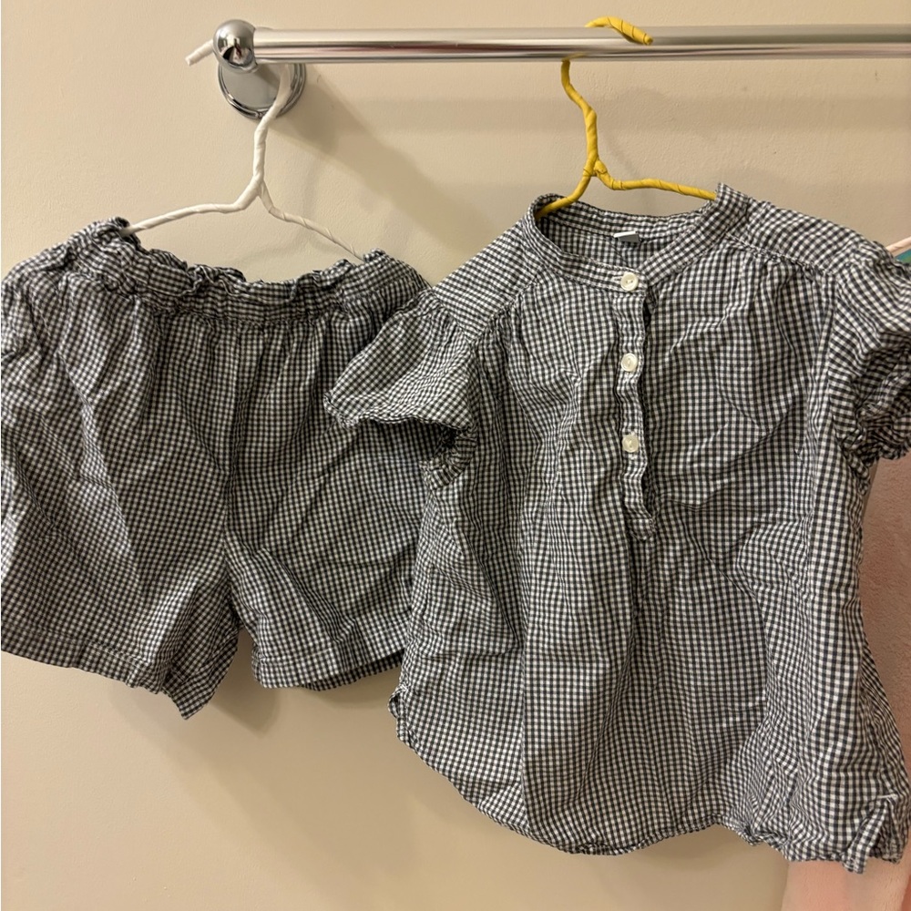 Uniqlo kid sets